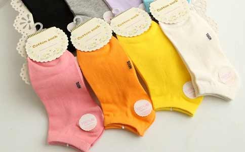 哪里可以找到袜子批发—广州新梓元袜业百货批发市场