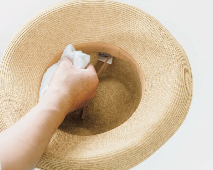 如何清洗夏天过度劳累的毛巾、床单和帽子。如何防止变黄